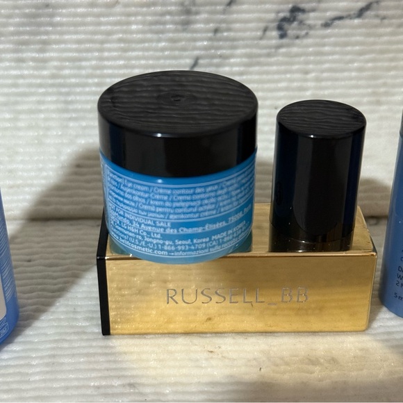 Belif K-Beauty Skincare Set: Aqua Bomb Toner, Serum & Moisturizing Eye Balm - Picture 4 of 8